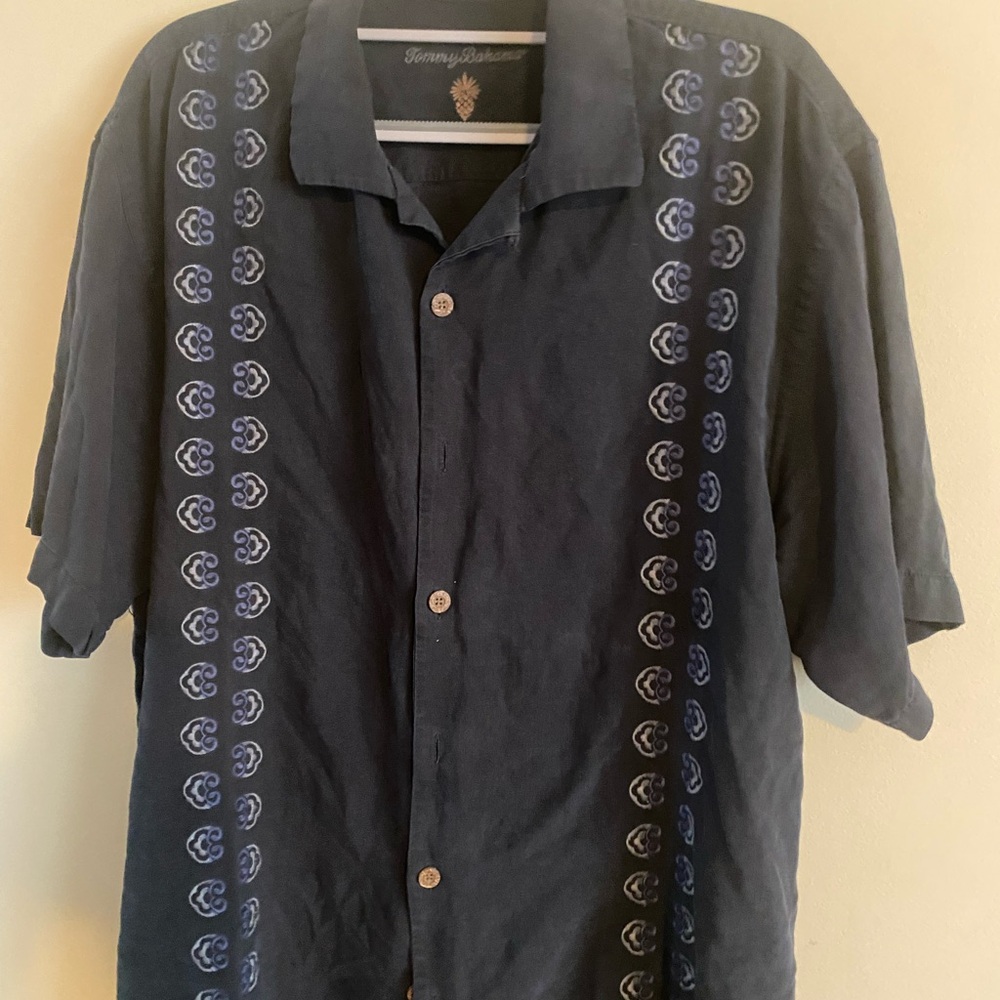 Men’s spring/summer, vintage Tommy Bahama button down shirt
